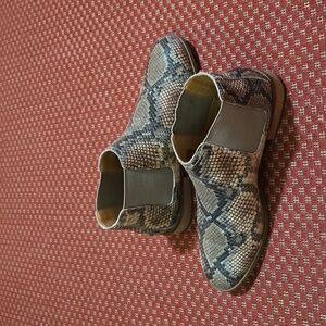 Frye & Co  snakeskin pull on Chelsea flat ankle booties